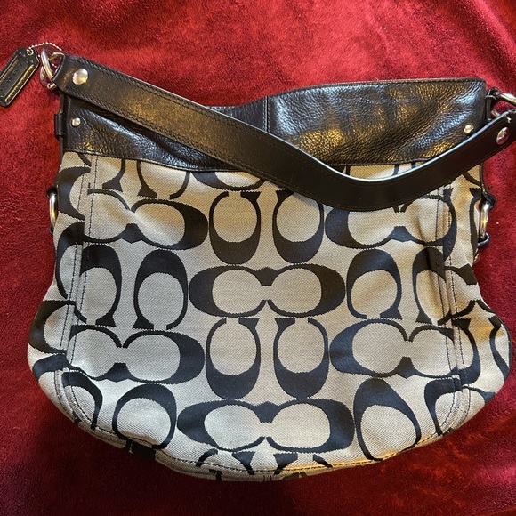 Authentic Coach ZOE handbag. Slightly used. Amazingly clean inside and outside. - Picture 2 of 8